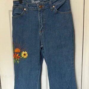 Wrangler Collab x ModCloth Flare Jeans Floral Embroidery Size 8 W 14.5” I 30”